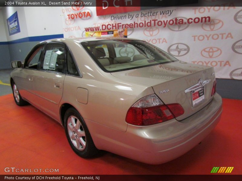 Desert Sand Mica / Ivory 2004 Toyota Avalon XL