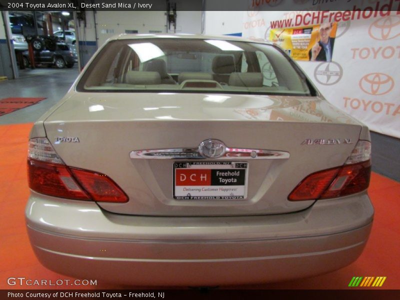 Desert Sand Mica / Ivory 2004 Toyota Avalon XL