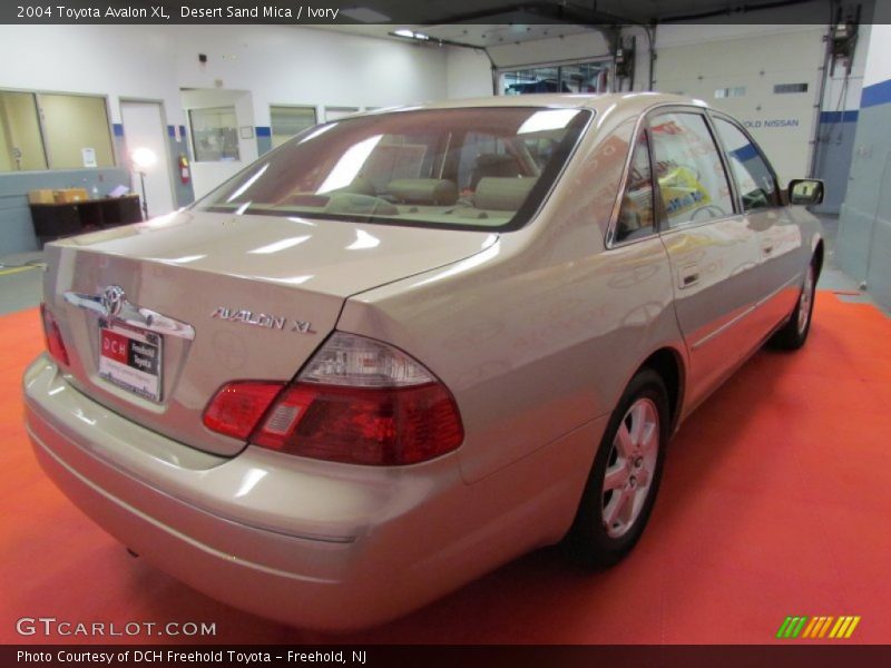 Desert Sand Mica / Ivory 2004 Toyota Avalon XL
