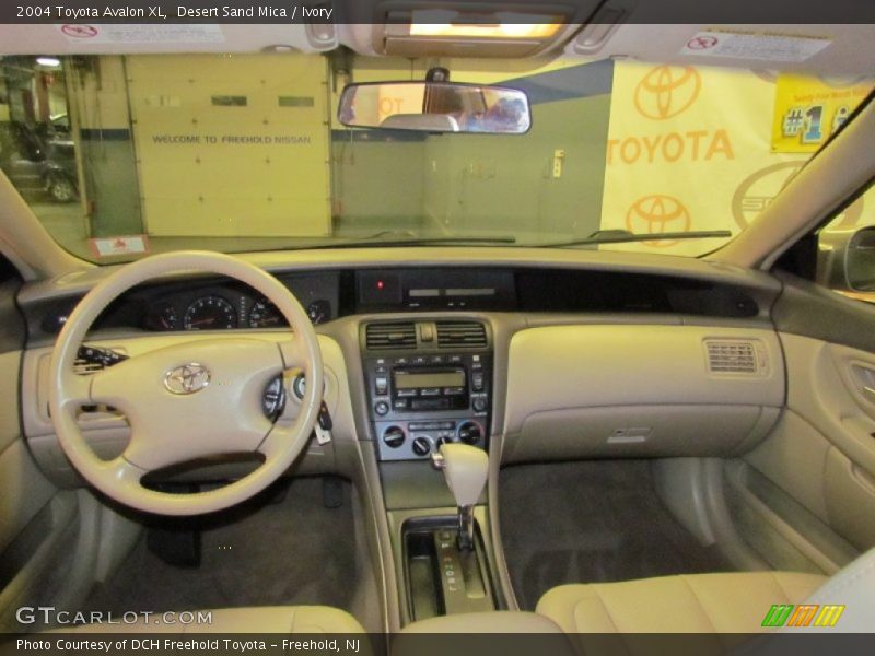 Desert Sand Mica / Ivory 2004 Toyota Avalon XL
