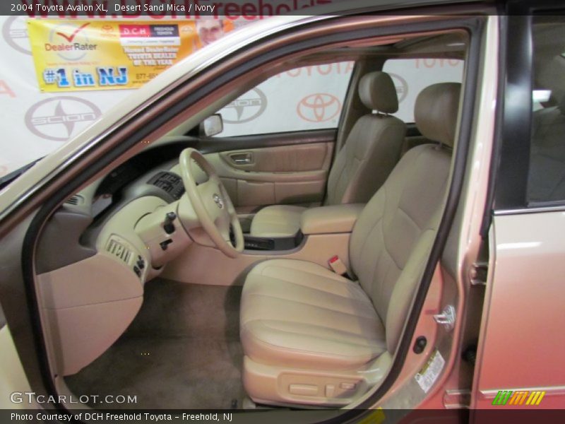 Desert Sand Mica / Ivory 2004 Toyota Avalon XL