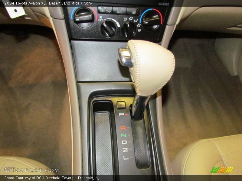 Desert Sand Mica / Ivory 2004 Toyota Avalon XL