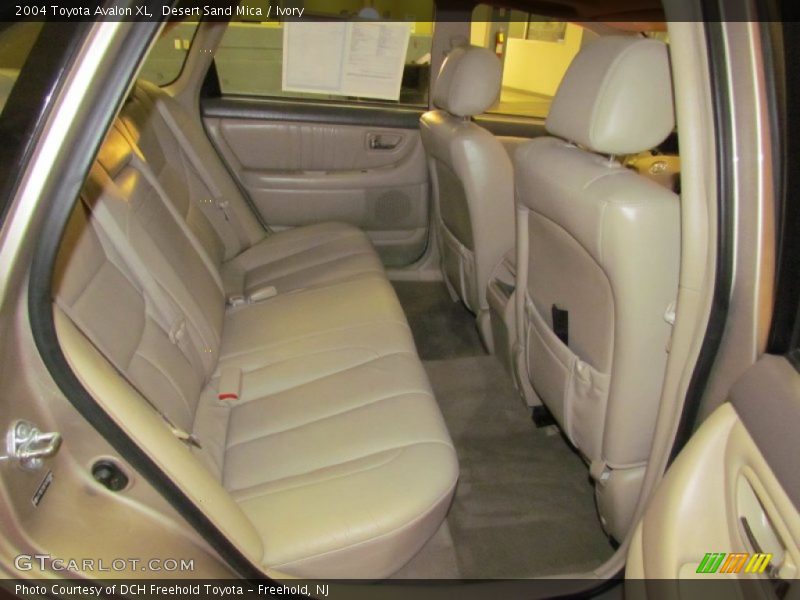 Desert Sand Mica / Ivory 2004 Toyota Avalon XL