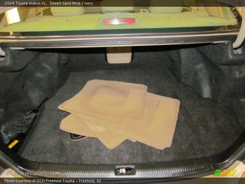Desert Sand Mica / Ivory 2004 Toyota Avalon XL