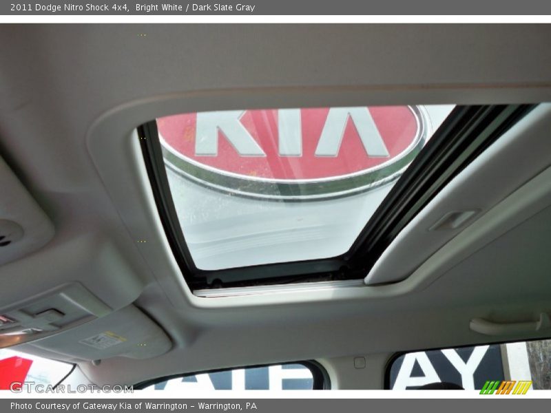 Bright White / Dark Slate Gray 2011 Dodge Nitro Shock 4x4