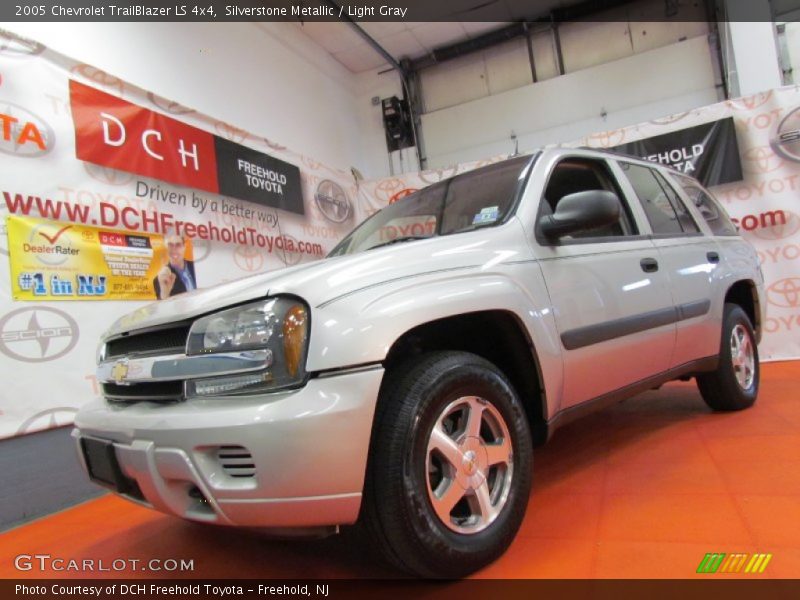 Silverstone Metallic / Light Gray 2005 Chevrolet TrailBlazer LS 4x4