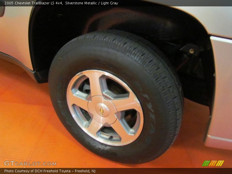 Silverstone Metallic / Light Gray 2005 Chevrolet TrailBlazer LS 4x4