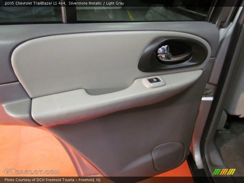 Silverstone Metallic / Light Gray 2005 Chevrolet TrailBlazer LS 4x4