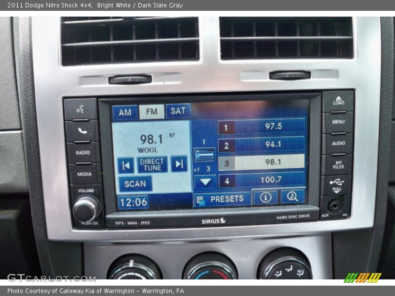 Bright White / Dark Slate Gray 2011 Dodge Nitro Shock 4x4