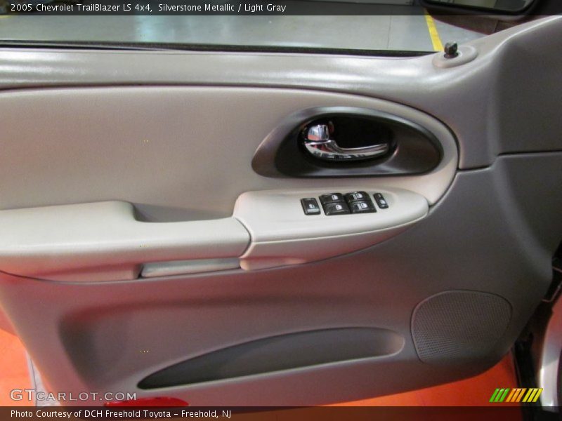 Silverstone Metallic / Light Gray 2005 Chevrolet TrailBlazer LS 4x4