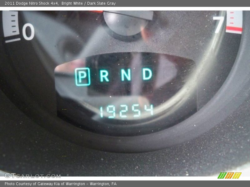 Bright White / Dark Slate Gray 2011 Dodge Nitro Shock 4x4
