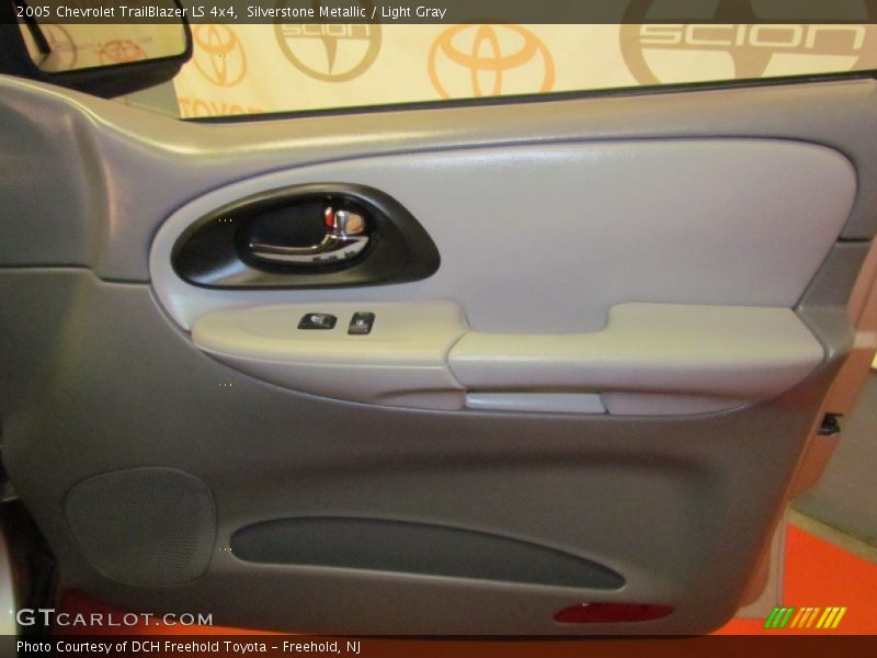 Silverstone Metallic / Light Gray 2005 Chevrolet TrailBlazer LS 4x4