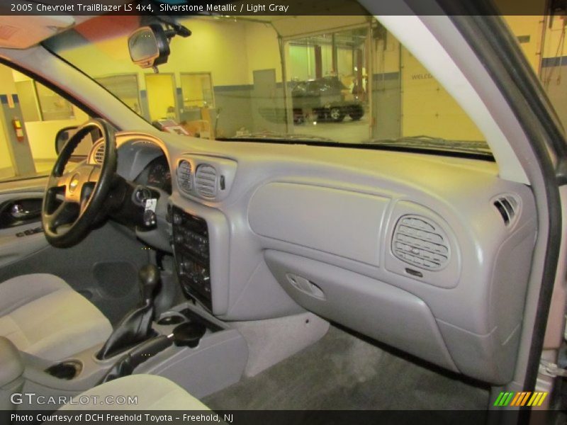 Silverstone Metallic / Light Gray 2005 Chevrolet TrailBlazer LS 4x4