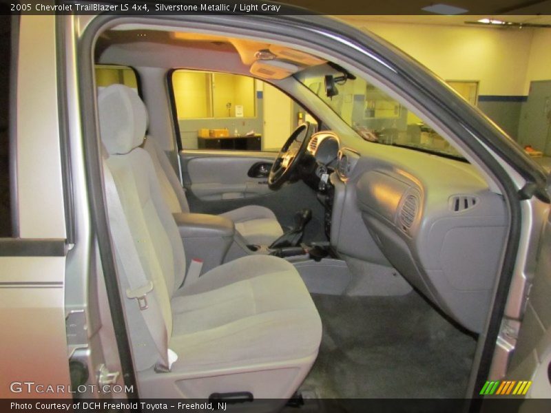 Silverstone Metallic / Light Gray 2005 Chevrolet TrailBlazer LS 4x4