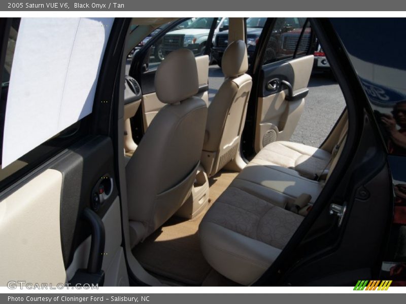 Black Onyx / Tan 2005 Saturn VUE V6