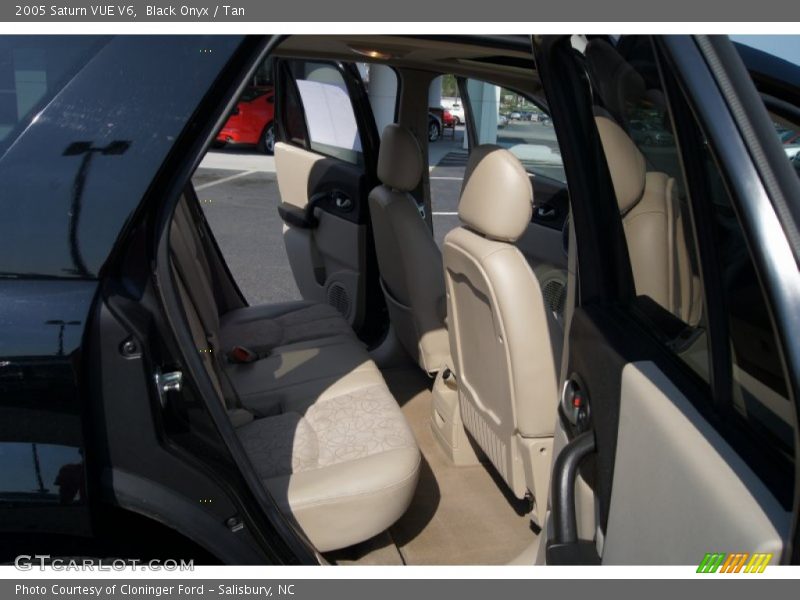 Black Onyx / Tan 2005 Saturn VUE V6