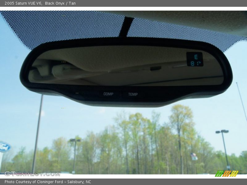 Black Onyx / Tan 2005 Saturn VUE V6