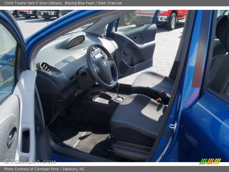 Blazing Blue Pearl / Dark Charcoal 2009 Toyota Yaris 5 Door Liftback