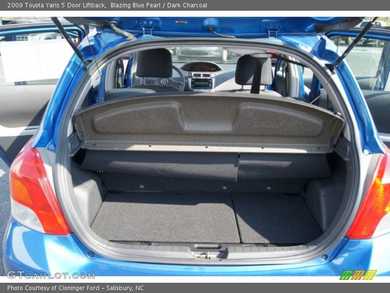 Blazing Blue Pearl / Dark Charcoal 2009 Toyota Yaris 5 Door Liftback