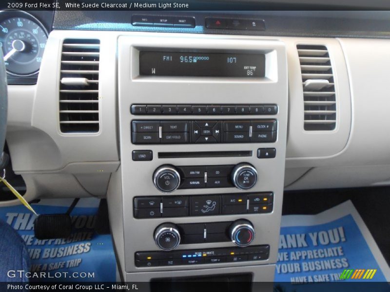 White Suede Clearcoat / Medium Light Stone 2009 Ford Flex SE