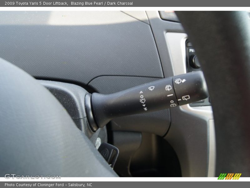 Blazing Blue Pearl / Dark Charcoal 2009 Toyota Yaris 5 Door Liftback