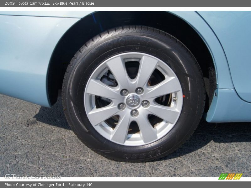 Sky Blue Pearl / Bisque 2009 Toyota Camry XLE