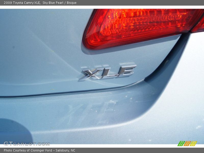 Sky Blue Pearl / Bisque 2009 Toyota Camry XLE