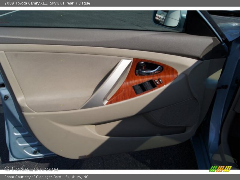 Sky Blue Pearl / Bisque 2009 Toyota Camry XLE