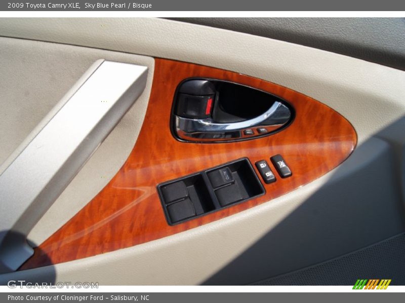 Sky Blue Pearl / Bisque 2009 Toyota Camry XLE