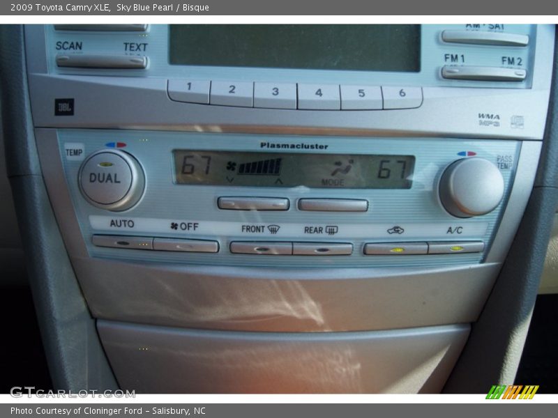 Sky Blue Pearl / Bisque 2009 Toyota Camry XLE
