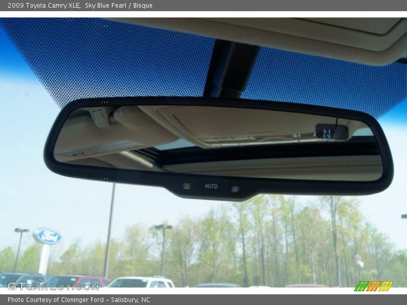 Sky Blue Pearl / Bisque 2009 Toyota Camry XLE