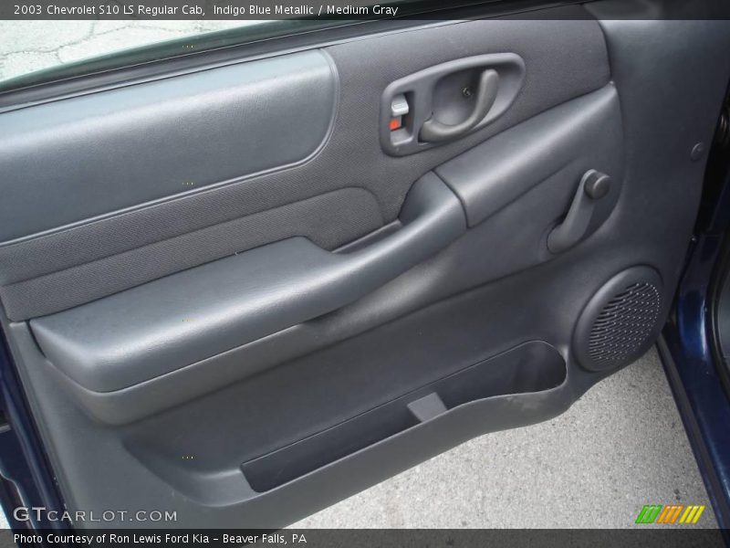 Indigo Blue Metallic / Medium Gray 2003 Chevrolet S10 LS Regular Cab