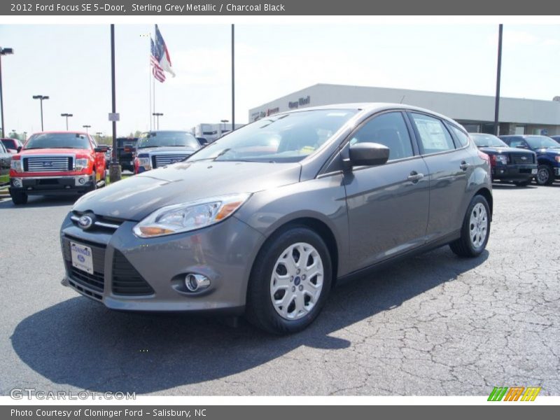 Sterling Grey Metallic / Charcoal Black 2012 Ford Focus SE 5-Door