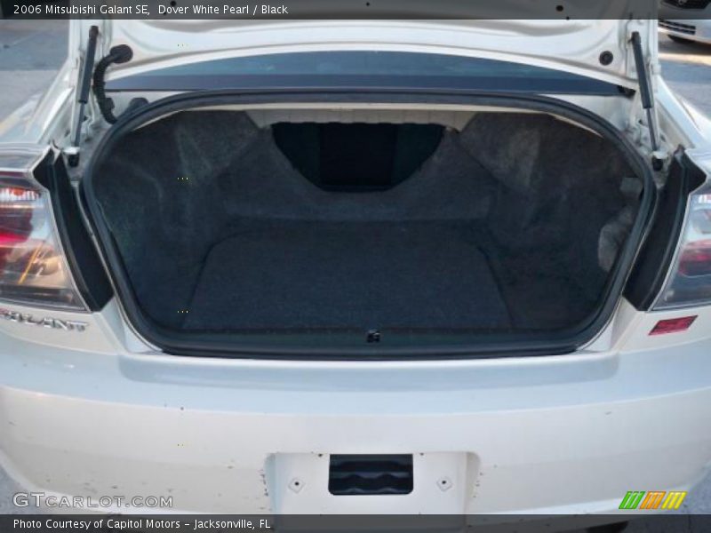 Dover White Pearl / Black 2006 Mitsubishi Galant SE
