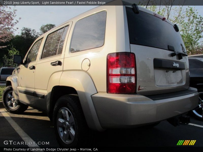 Light Sandstone Pearl / Pastel Pebble Beige 2010 Jeep Liberty Sport