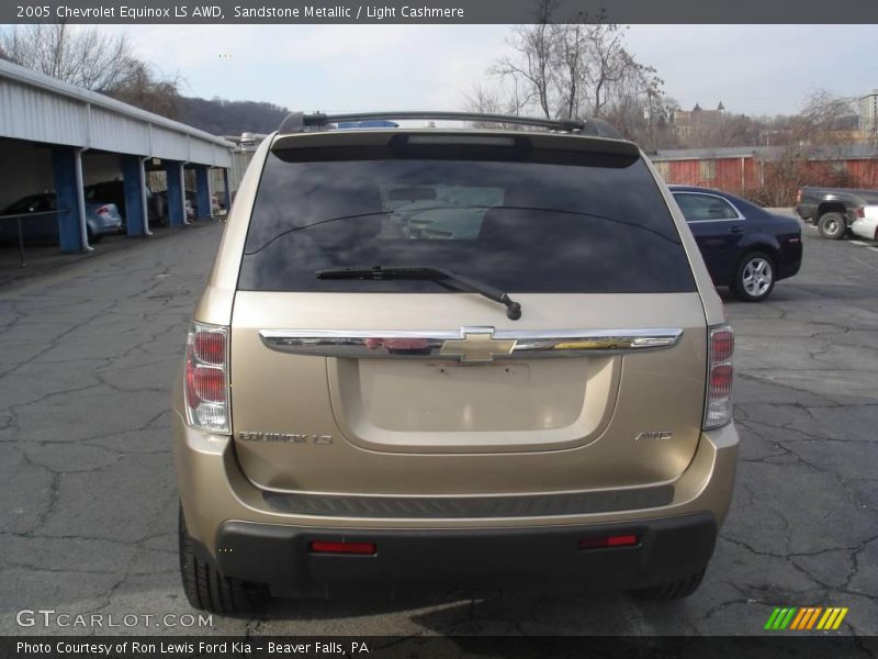 Sandstone Metallic / Light Cashmere 2005 Chevrolet Equinox LS AWD