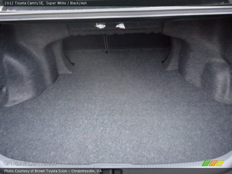 Super White / Black/Ash 2012 Toyota Camry SE