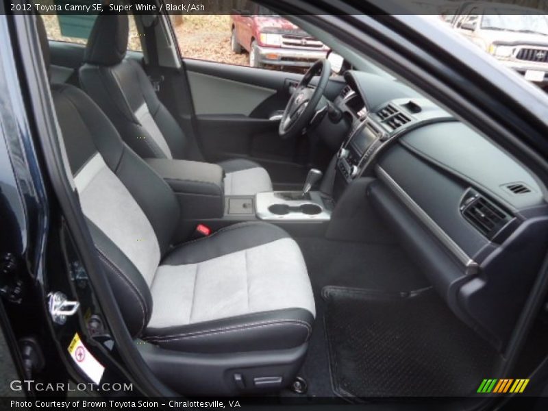 Super White / Black/Ash 2012 Toyota Camry SE
