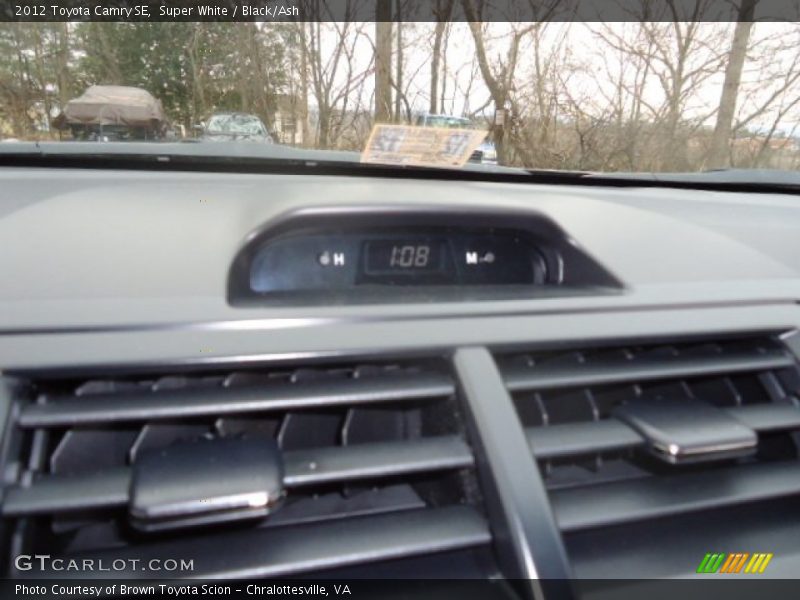 Super White / Black/Ash 2012 Toyota Camry SE
