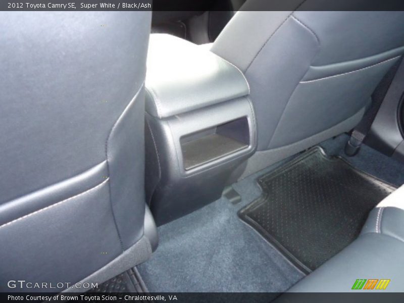 Super White / Black/Ash 2012 Toyota Camry SE