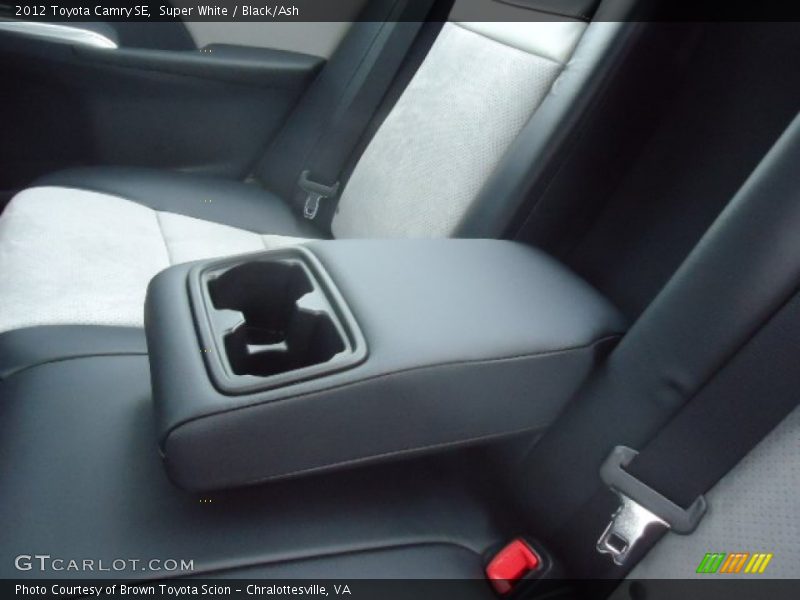 Super White / Black/Ash 2012 Toyota Camry SE