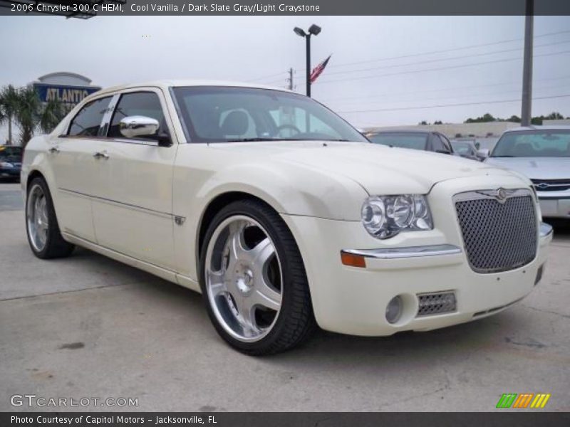 Front 3/4 View of 2006 300 C HEMI