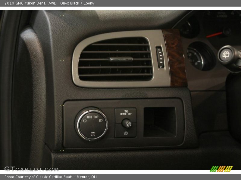 Onyx Black / Ebony 2010 GMC Yukon Denali AWD