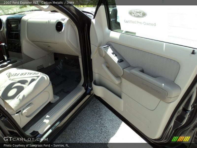 Carbon Metallic / Stone 2007 Ford Explorer XLT