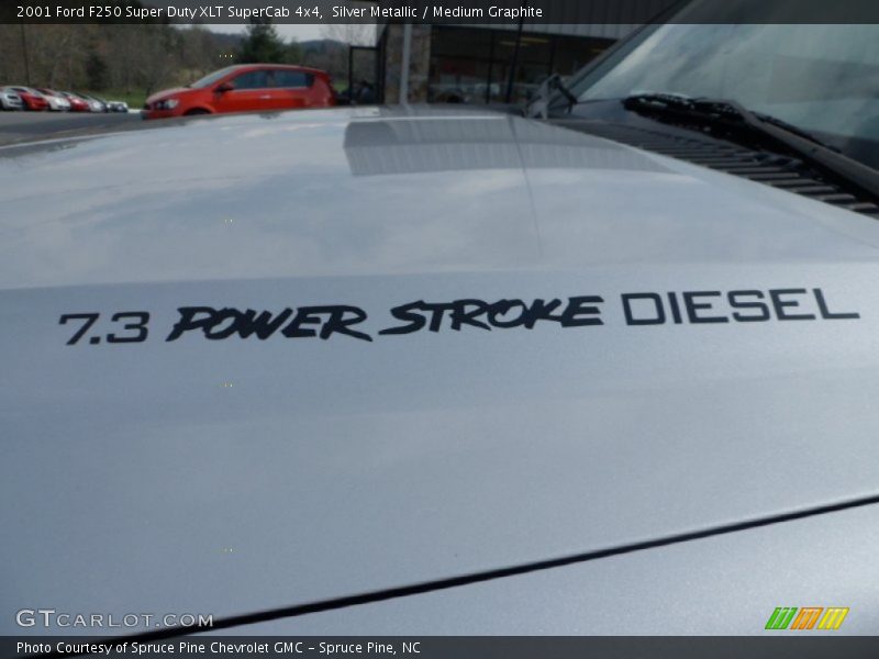 Silver Metallic / Medium Graphite 2001 Ford F250 Super Duty XLT SuperCab 4x4