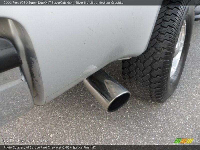 Silver Metallic / Medium Graphite 2001 Ford F250 Super Duty XLT SuperCab 4x4