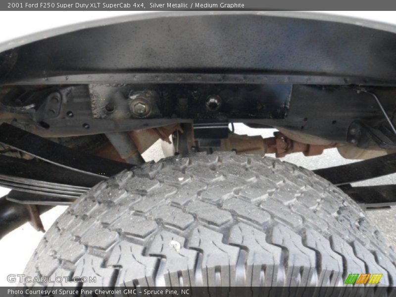 Silver Metallic / Medium Graphite 2001 Ford F250 Super Duty XLT SuperCab 4x4