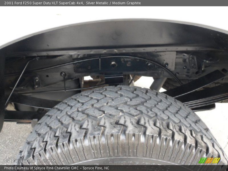 Silver Metallic / Medium Graphite 2001 Ford F250 Super Duty XLT SuperCab 4x4