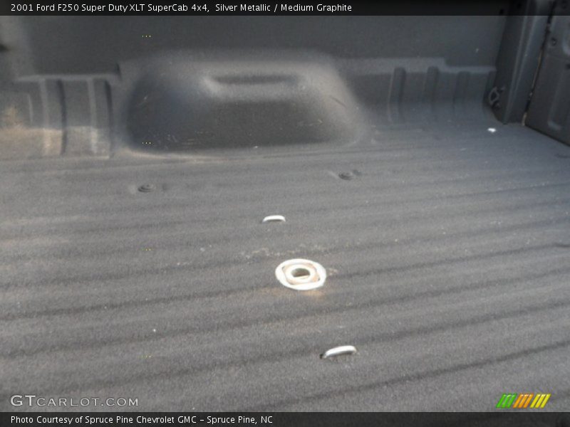 Silver Metallic / Medium Graphite 2001 Ford F250 Super Duty XLT SuperCab 4x4