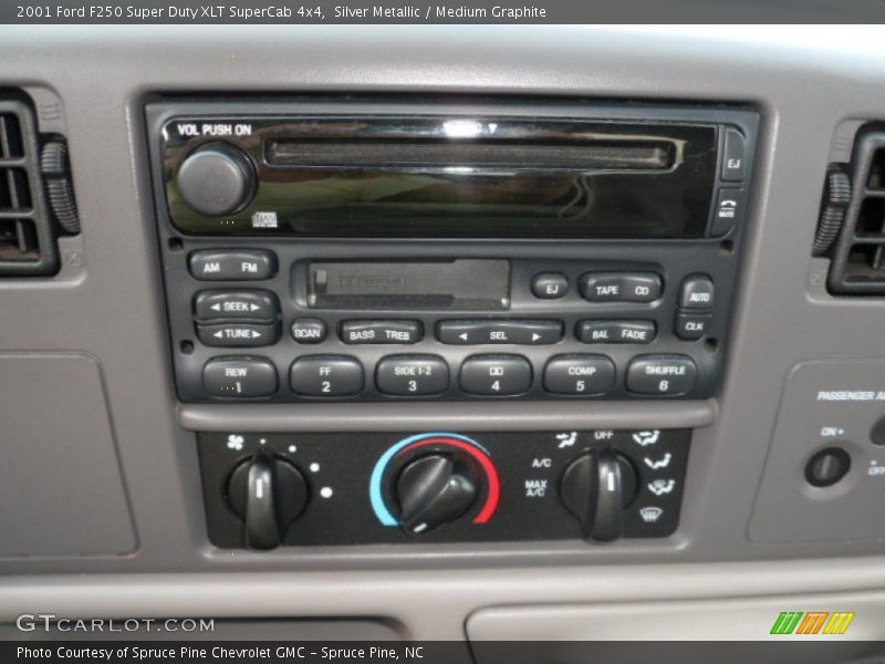 Silver Metallic / Medium Graphite 2001 Ford F250 Super Duty XLT SuperCab 4x4